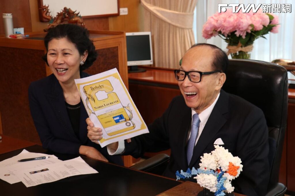 香港宏福苑大火死傷嚴重！富商李嘉誠捐3.2億救災　暖舉藏深意