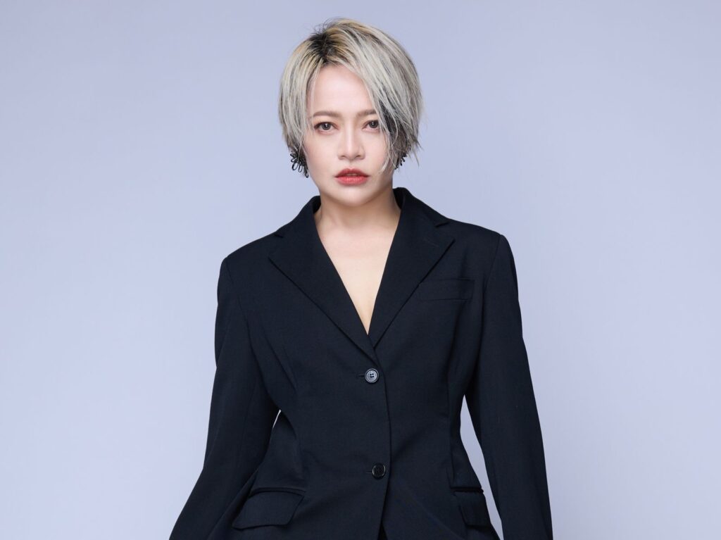 戴愛玲尾牙季搶錢 確定接下30場演出　希望明年遇到對的人