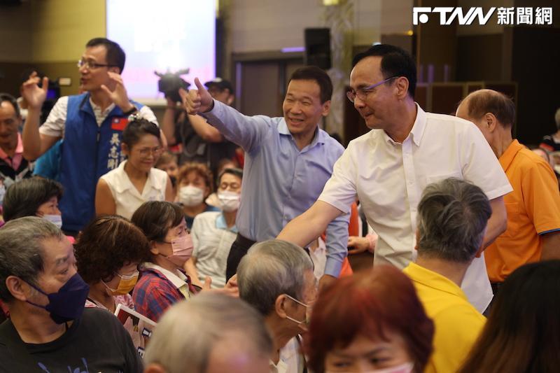批陳水扁廢公娼政策致萬華沒落　鍾小平指萬華「轉角遇到雞」遭圍剿