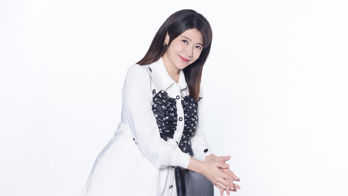 美女主播挺孕肚拍桌曆!孕期遭嫌胖 粉絲心疼急護航
