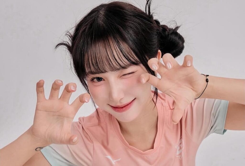 韓啦啦隊女神來台遭男粉舔手！經紀公司怒發聲明　還原事發過程
