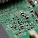 台股三溫暖洗破皮！PCB發威「這檔」關廁所獨自漲停　南電收漲7％紅燈熄滅、欣興止血終結連5跌　